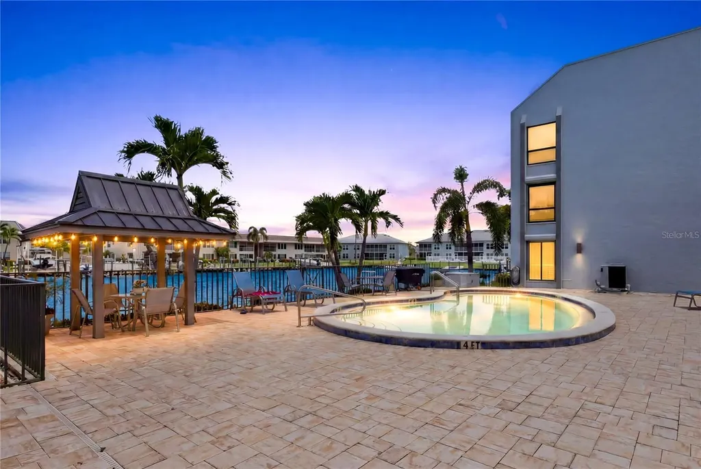 4218 SE 20th Place Cape Coral FL 33904