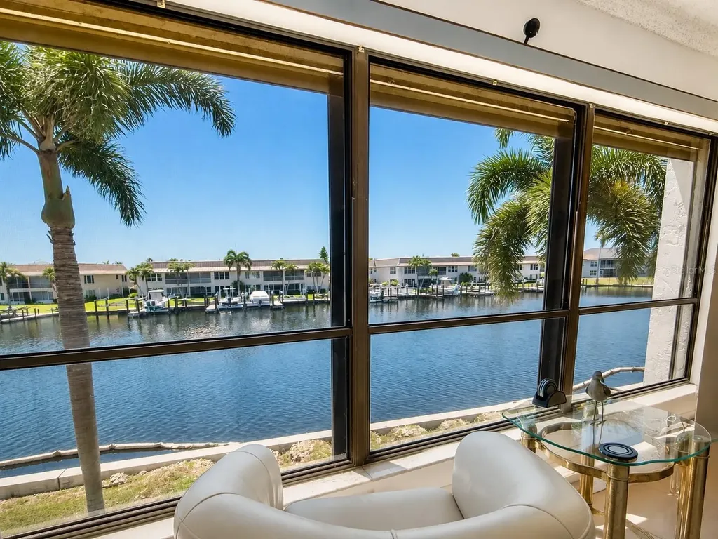 4218 SE 20th Place Cape Coral FL 33904