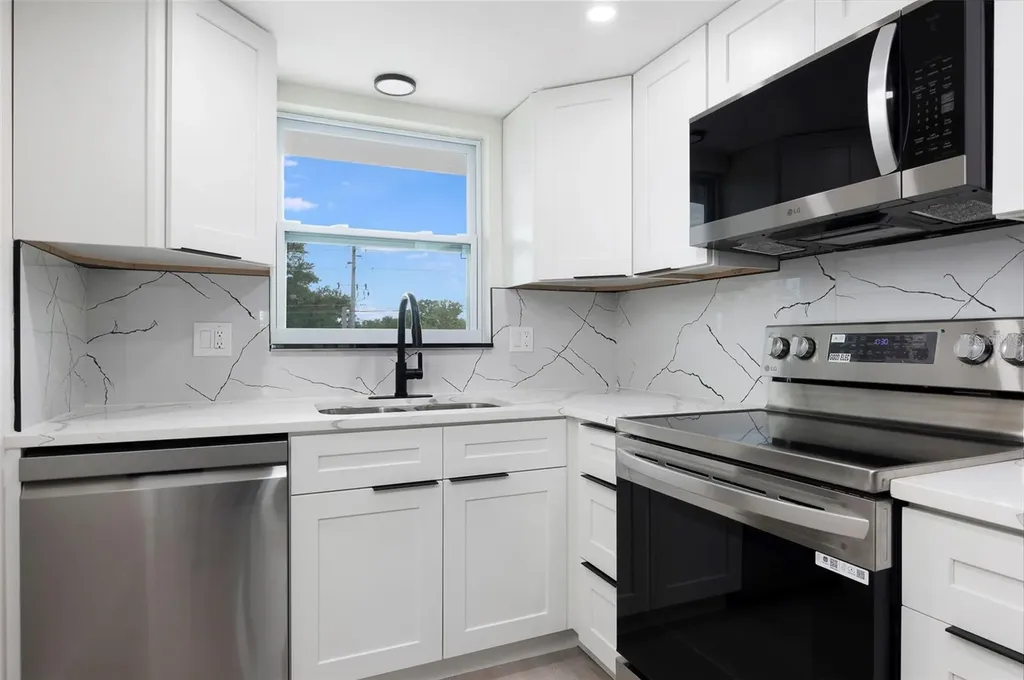1225 58th Street N St Petersburg FL 33710