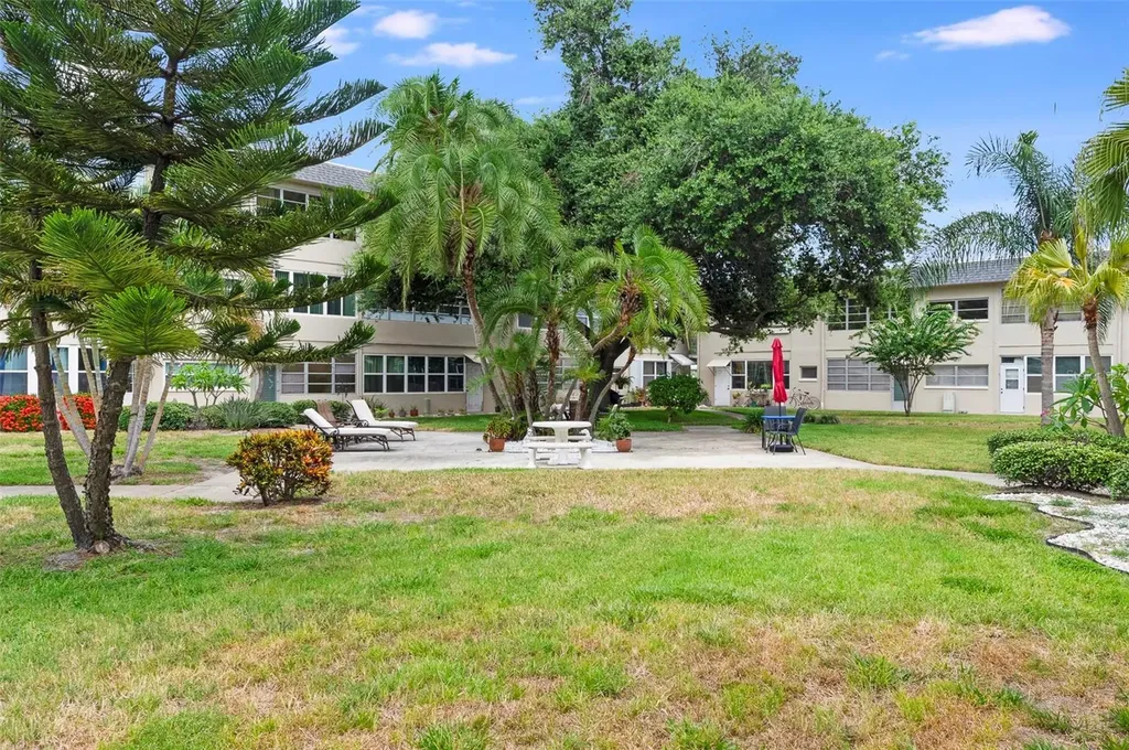 1225 58th Street N St Petersburg FL 33710