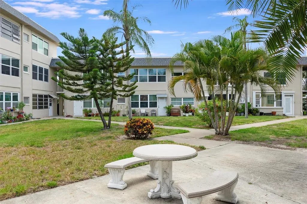 1225 58th Street N St Petersburg FL 33710