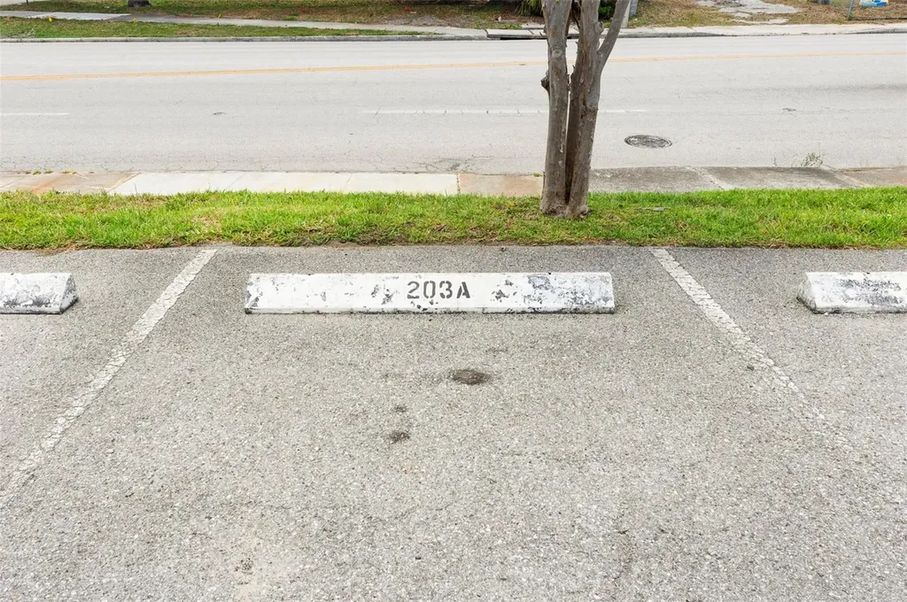 1225 58th Street N St Petersburg FL 33710