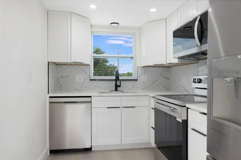 1225 58th Street N St Petersburg FL 33710