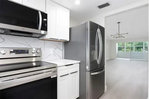 1225 58th Street N St Petersburg FL 33710