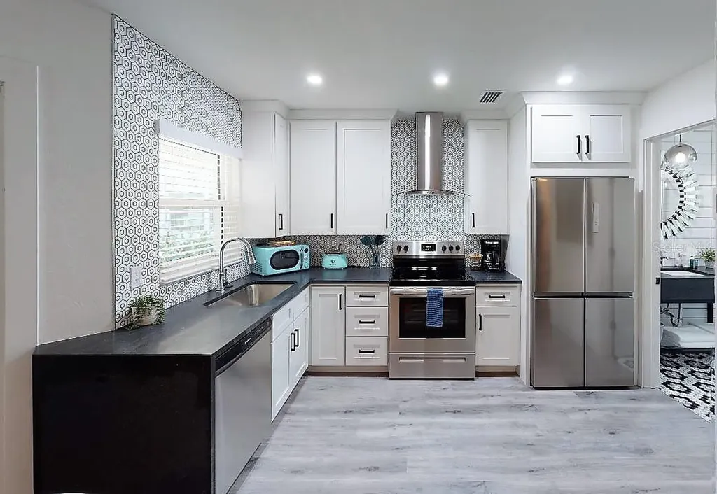 1912 Morrill Sarasota FL 34236