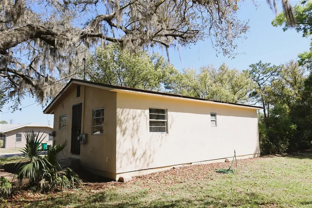 2024 Dixie Avenue Eustis FL 32726