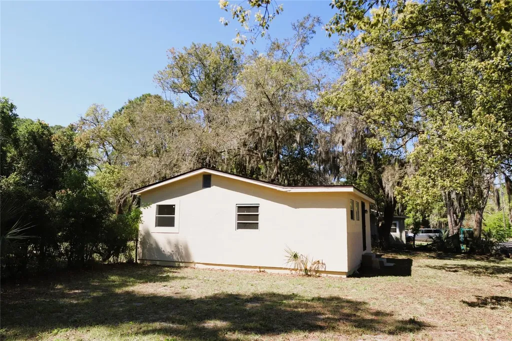 2024 Dixie Avenue Eustis FL 32726
