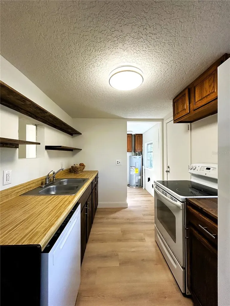 2024 Dixie Avenue Eustis FL 32726
