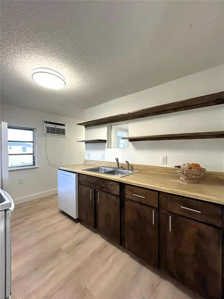 2024 Dixie Avenue Eustis FL 32726