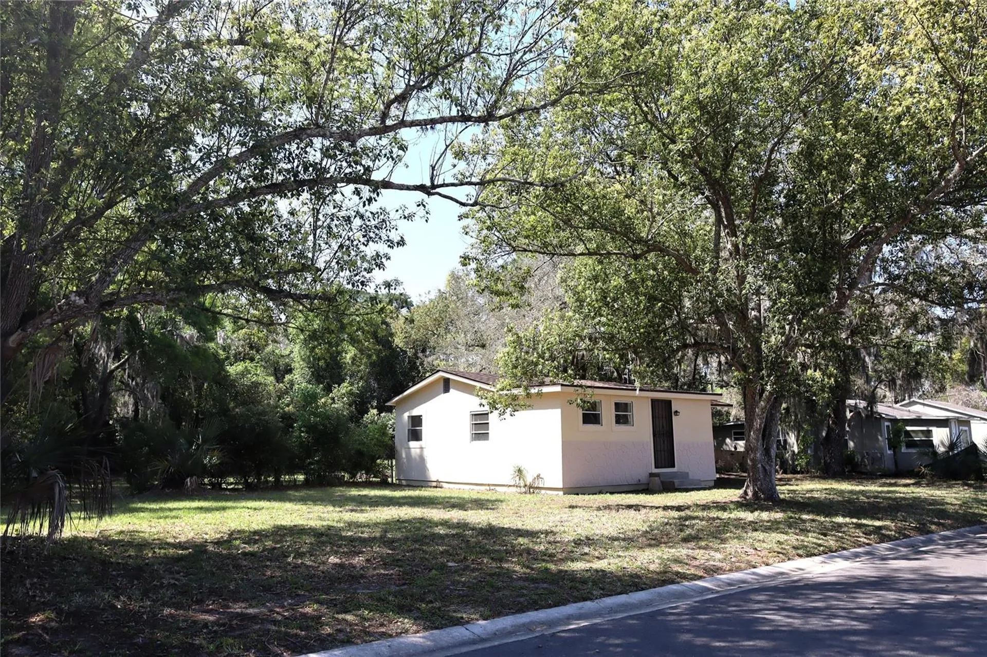 2024 Dixie Avenue Eustis FL 32726