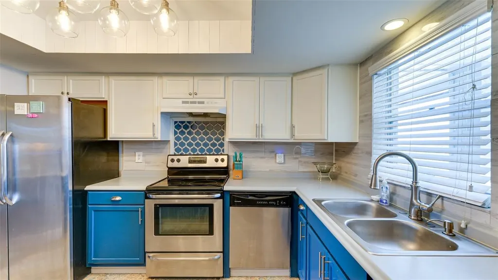 3276 Lake Bayshore Drive N Bradenton FL 34205