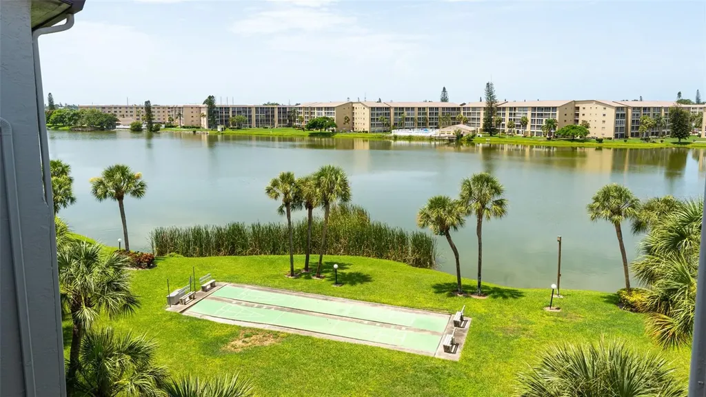 3276 Lake Bayshore Drive N Bradenton FL 34205