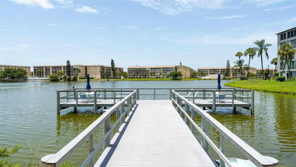3276 Lake Bayshore Drive N Bradenton FL 34205