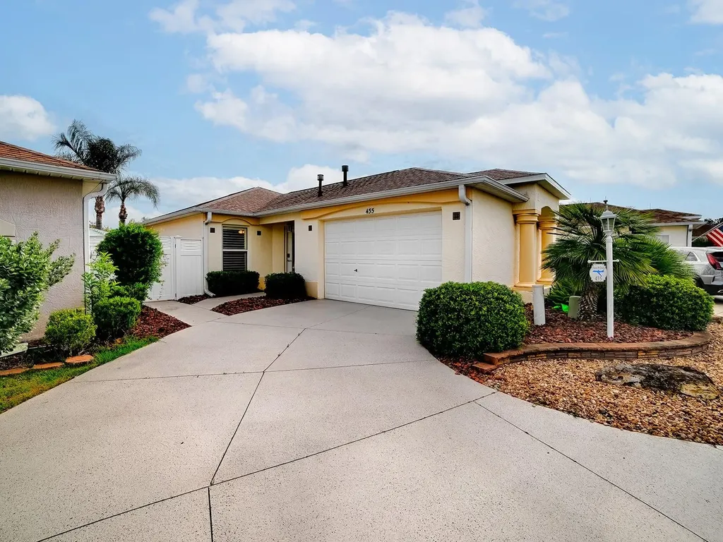 435 Carlisle Court The Villages FL 32162