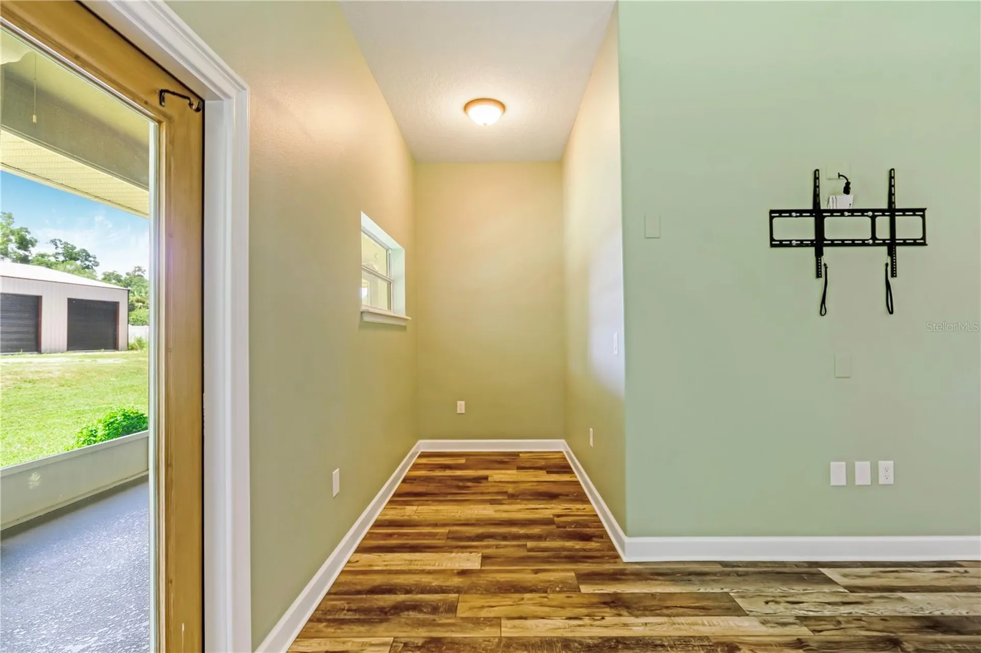 2287 N Spring Garden Avenue Deland FL 32720