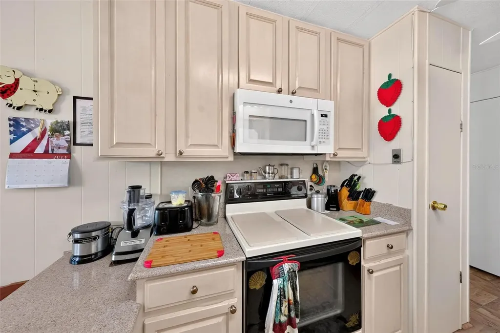141 Azalea Trail Leesburg FL 34748
