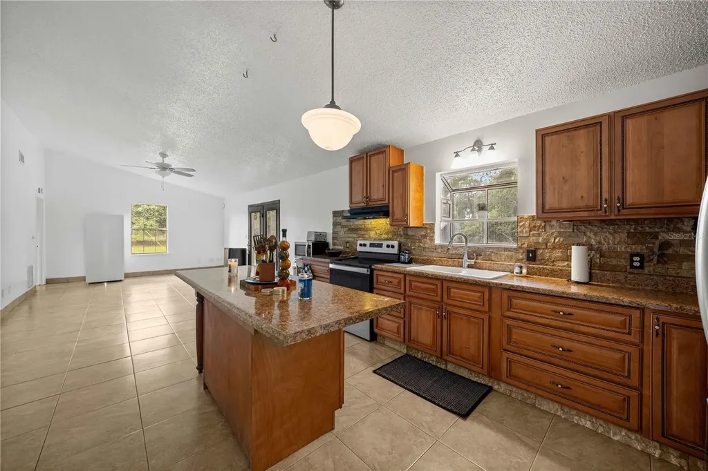 1890 NW 167th Place Trenton FL 32693