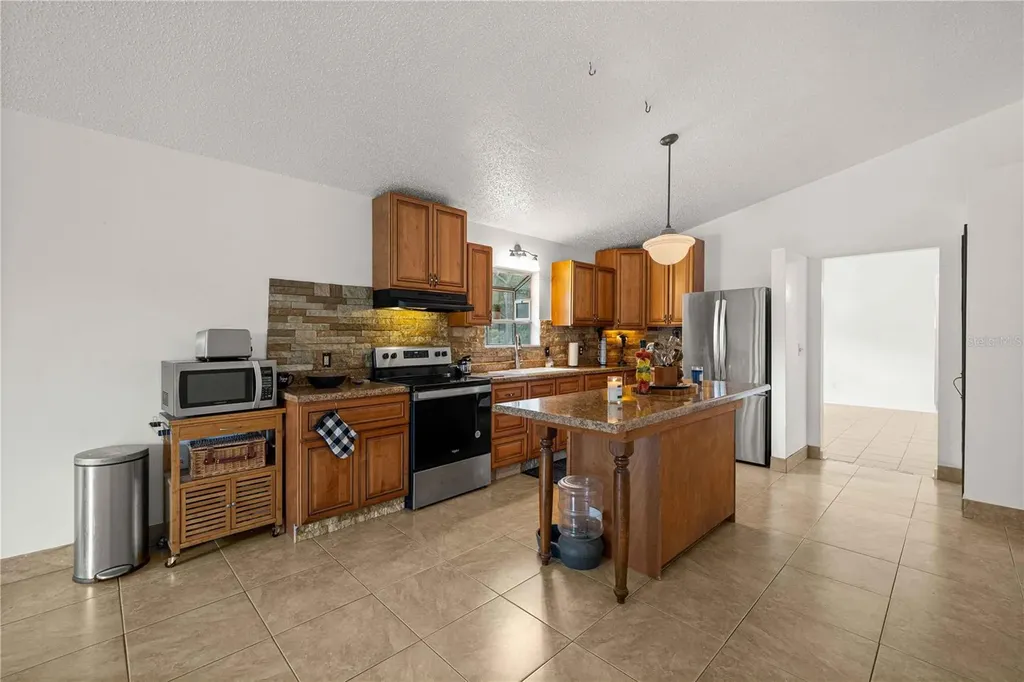 1890 NW 167th Place Trenton FL 32693