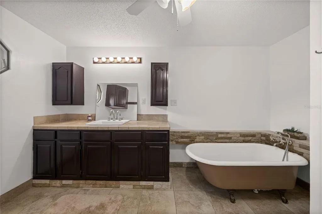 1890 NW 167th Place Trenton FL 32693