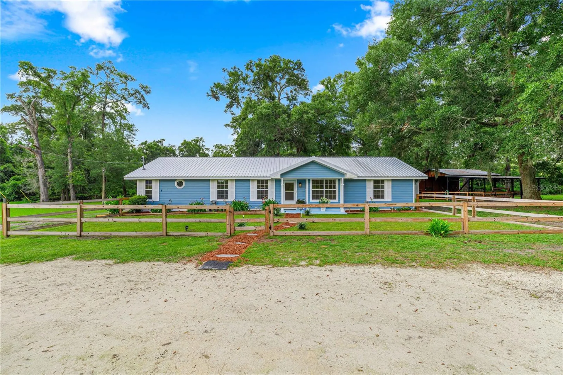 1890 NW 167th Place Trenton FL 32693