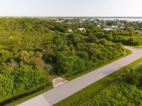 2925 Vance Terrace Port Charlotte FL 33981