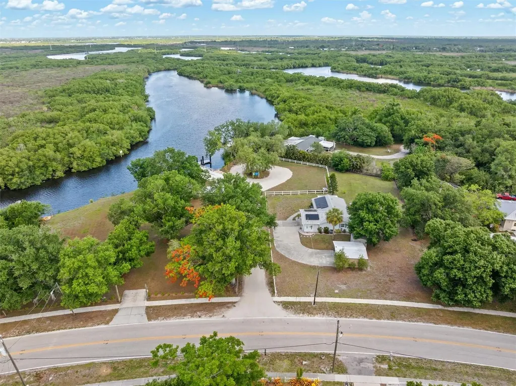 8126 Riverside Drive Punta Gorda FL 33982