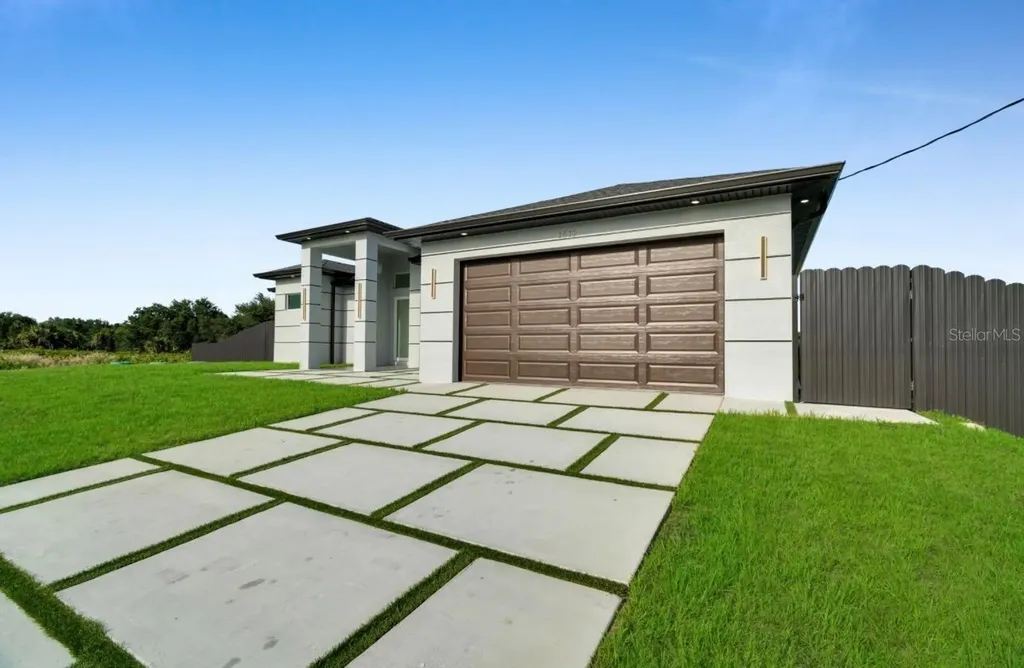 1512 Leroy Avenue Lehigh Acres FL 33972