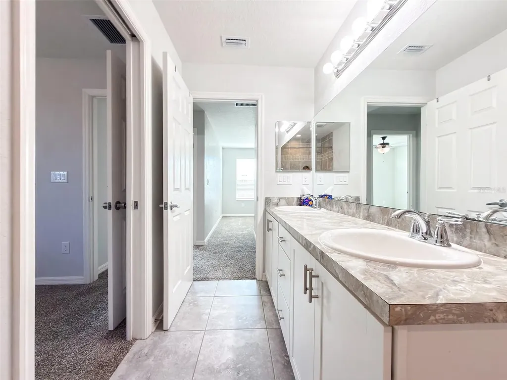 1097 Grantham Drive Sarasota FL 34234