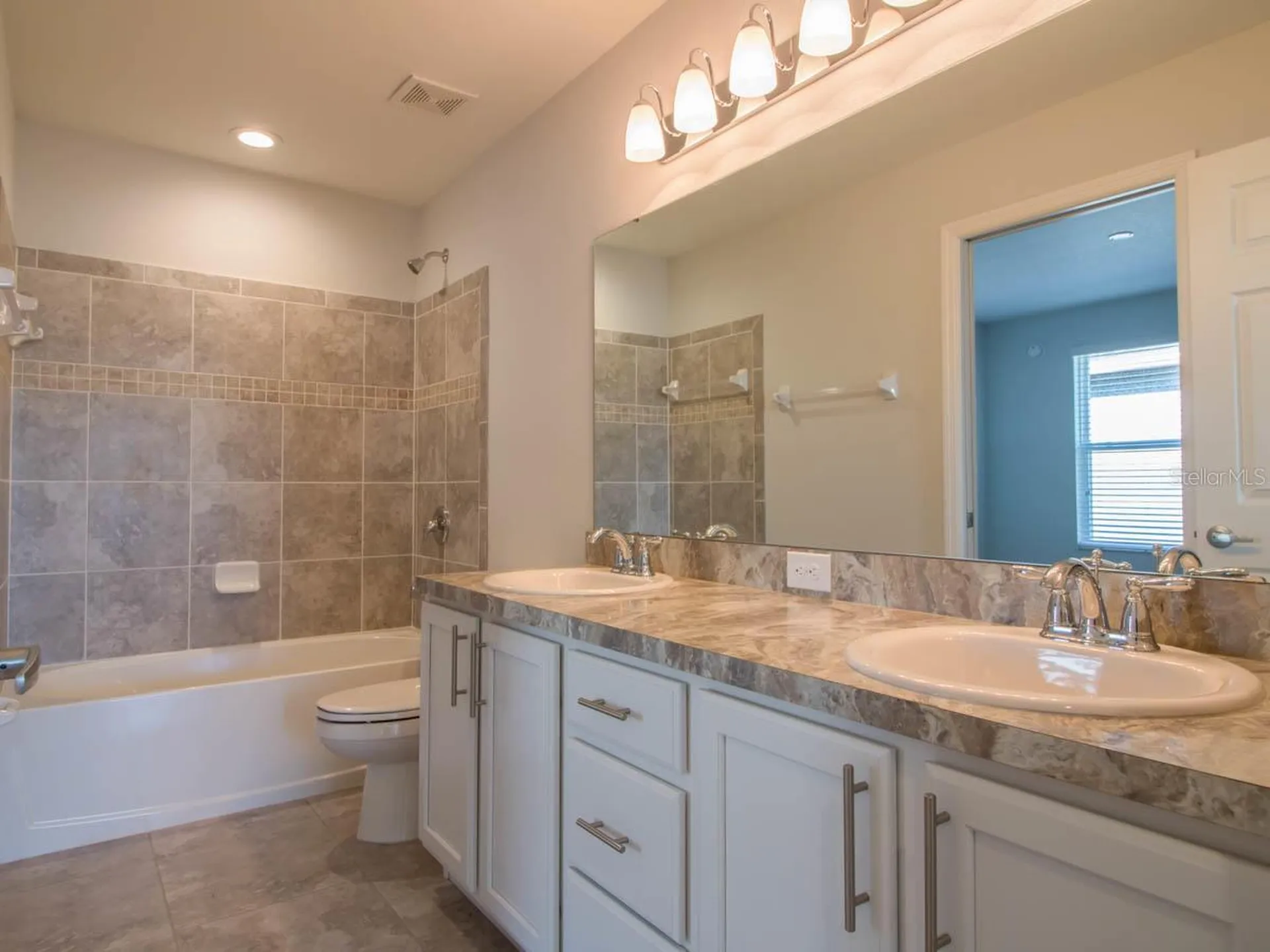 1097 Grantham Drive Sarasota FL 34234