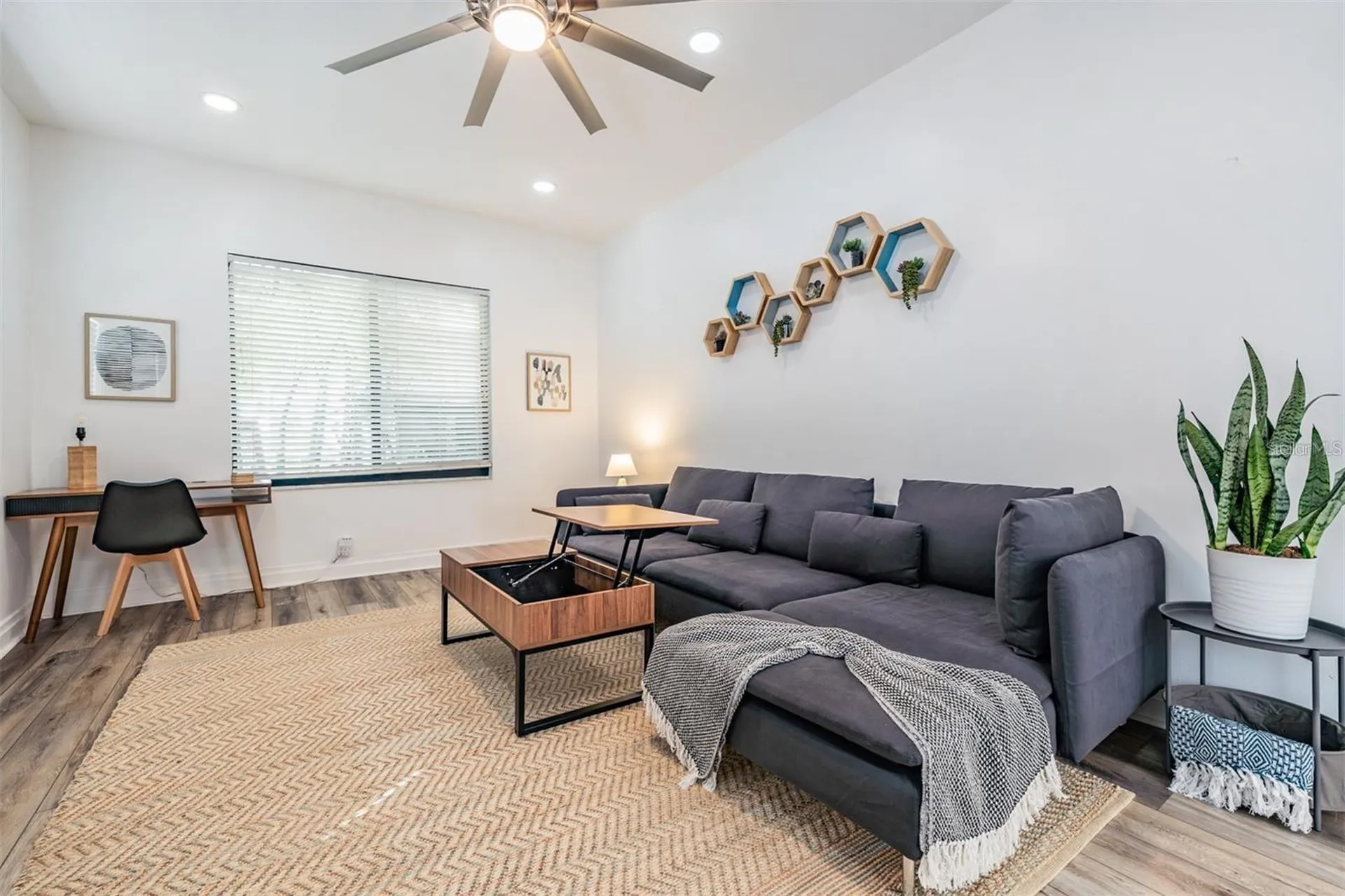 2325 W Green Street Tampa FL 33607