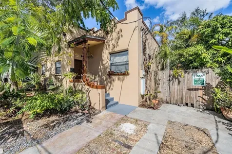 2325 W Green Street Tampa FL 33607