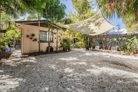 2325 W Green Street Tampa FL 33607