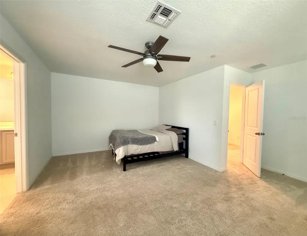 8618 Warburg Alley Orlando FL 32827