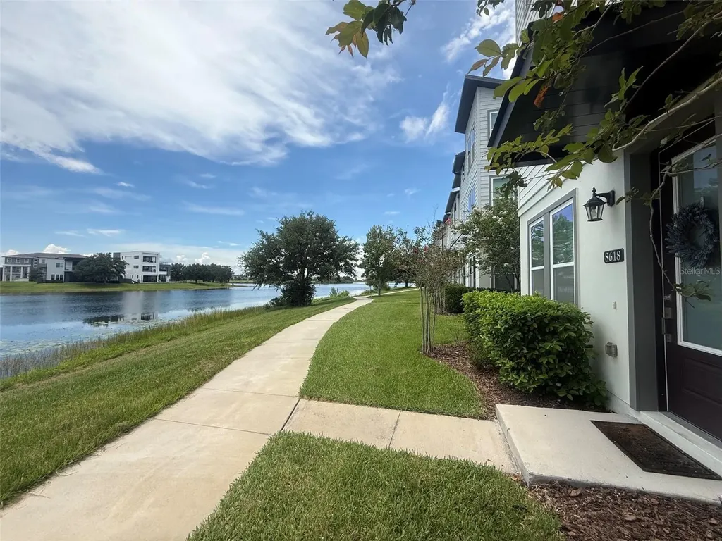 8618 Warburg Alley Orlando FL 32827