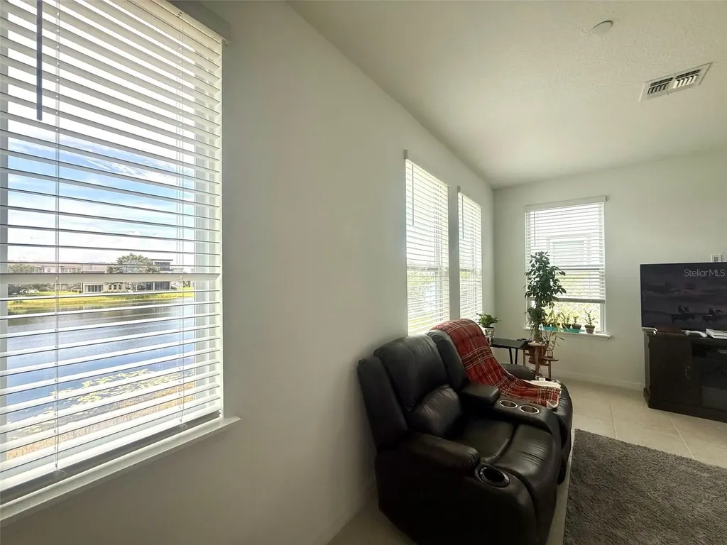 8618 Warburg Alley Orlando FL 32827