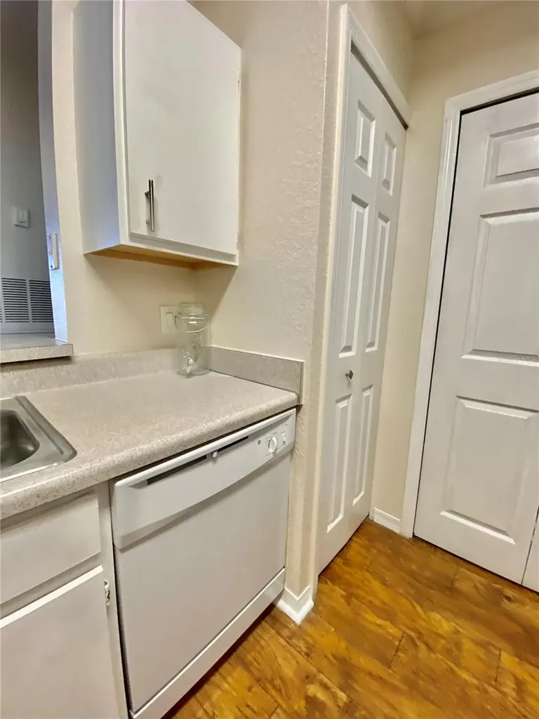 5467 Vineland Road Orlando FL 32811