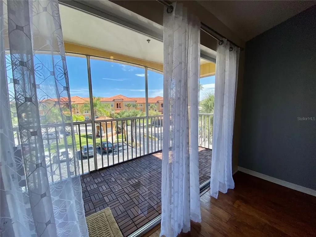 5467 Vineland Road Orlando FL 32811
