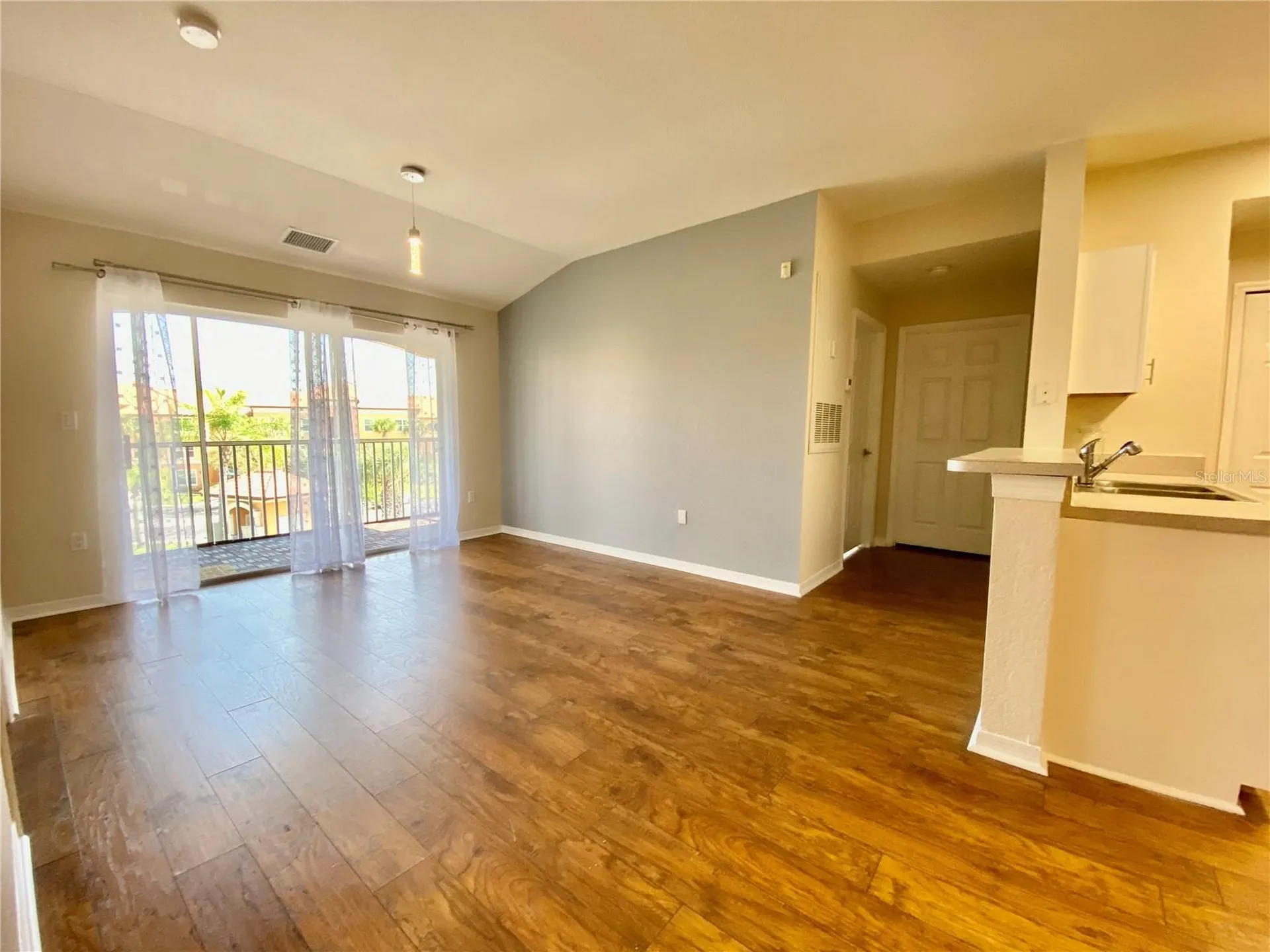 5467 Vineland Road Orlando FL 32811