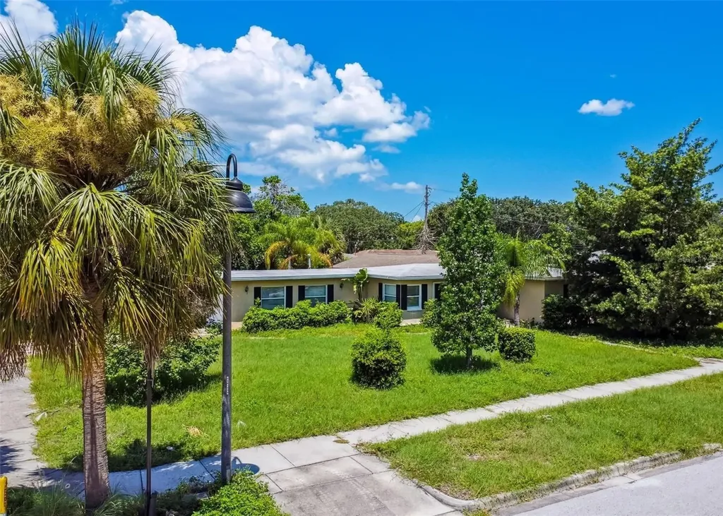 210 Baker Avenue Clearwater FL 33755