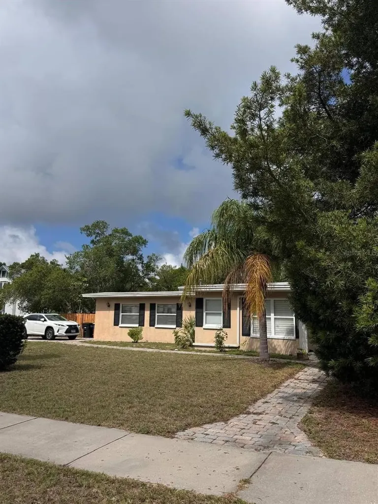210 Baker Avenue Clearwater FL 33755