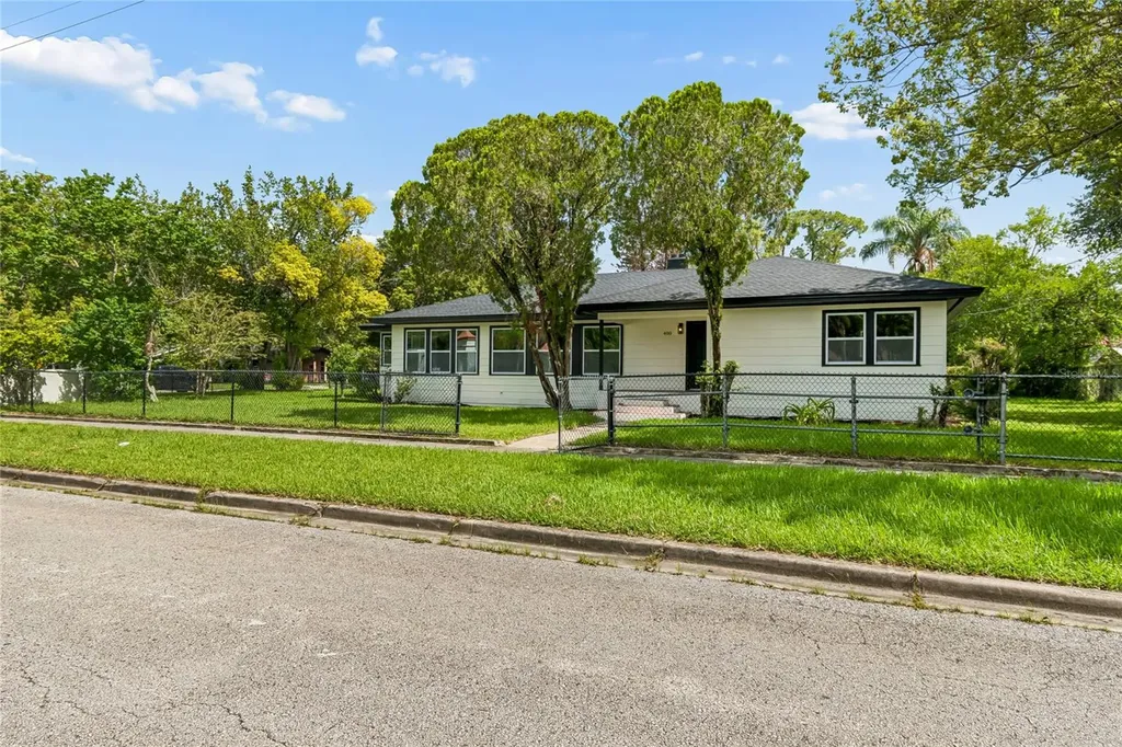 400 Plumosa Drive Sanford FL 32771
