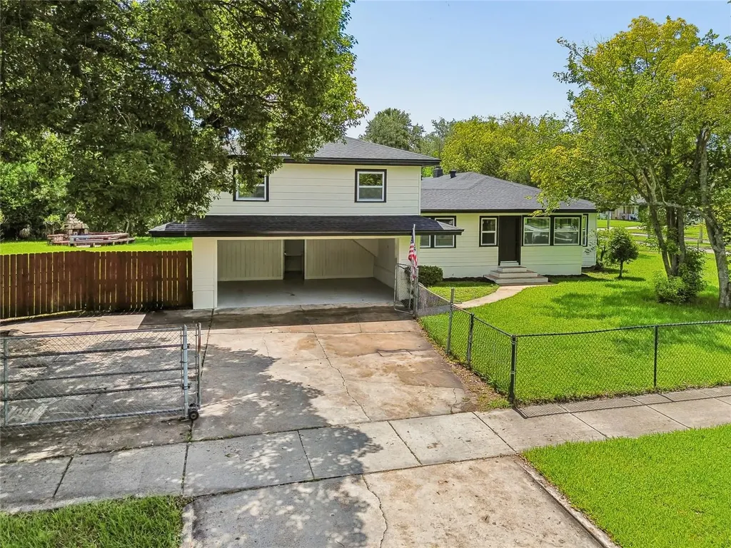 400 Plumosa Drive Sanford FL 32771