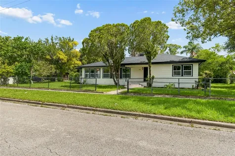 400 Plumosa Drive Sanford FL 32771