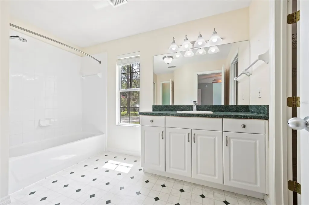 16603 SW 15th Avenue Newberry FL 32669