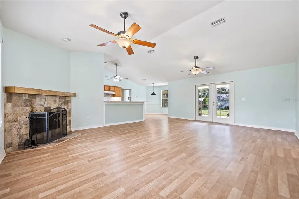 16603 SW 15th Avenue Newberry FL 32669