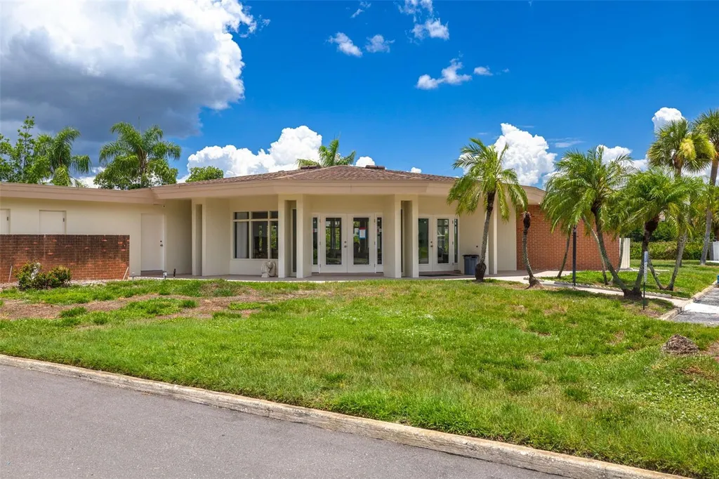 4550 Overlook Drive NE St Petersburg FL 33703