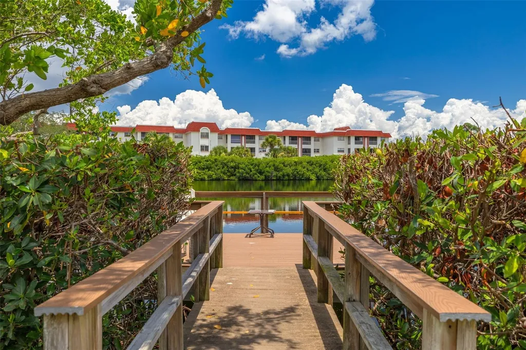 4550 Overlook Drive NE St Petersburg FL 33703