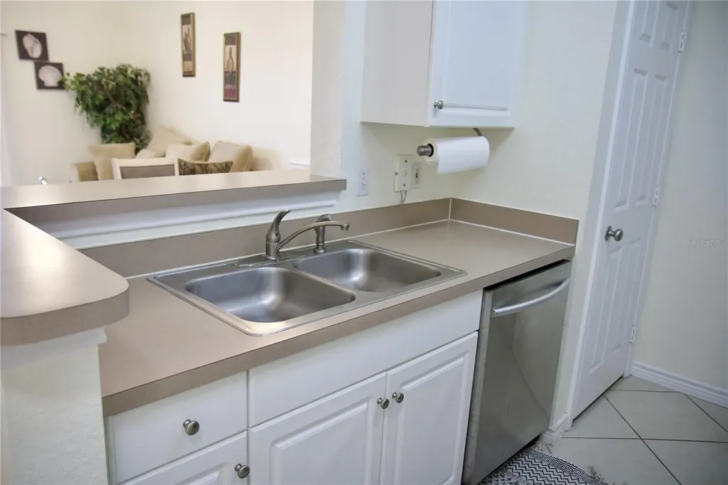 4323 Bayside Village Drive Tampa FL 33615