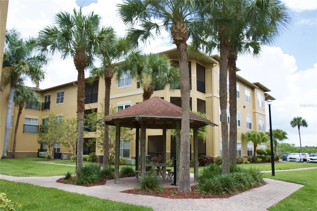 4323 Bayside Village Drive Tampa FL 33615