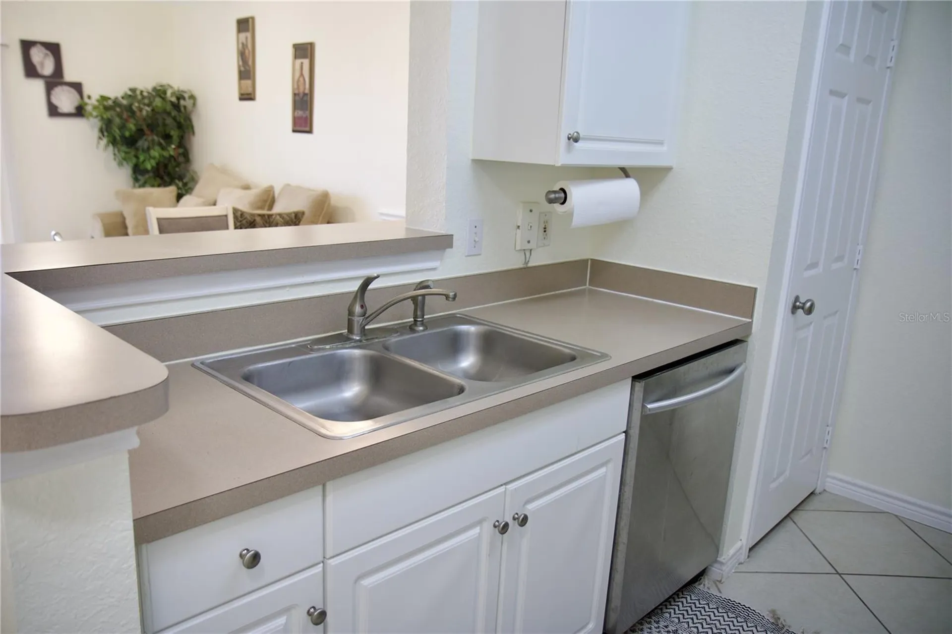 4323 Bayside Village Drive Tampa FL 33615